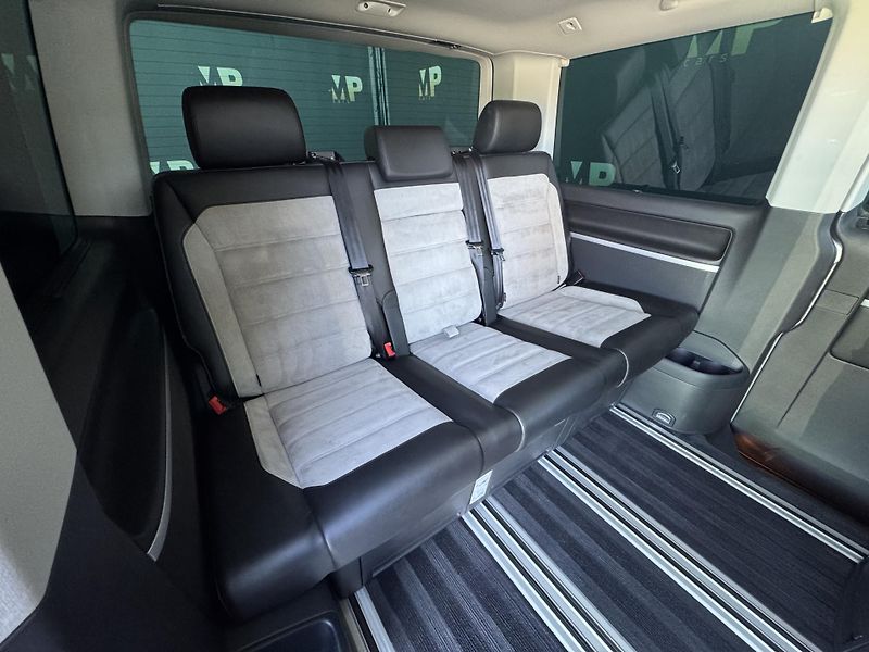 Volkswagen Multivan (2017) 2.0TDi DSG Highline RZV - fotka 20 z 54