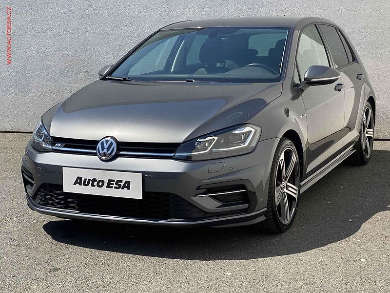 Volkswagen Golf (2018) 1.4 TSi, R-Line, navi, LED - fotka 3 z 17