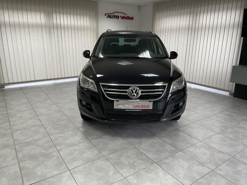 Volkswagen Tiguan 2.0 TDi 4x4 AT ČR SER. WEBASTO - fotka 4 z 24