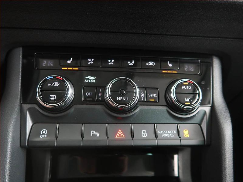 Škoda Karoq (2018) Style 1.5 TSI, Automat - fotka 17 z 24
