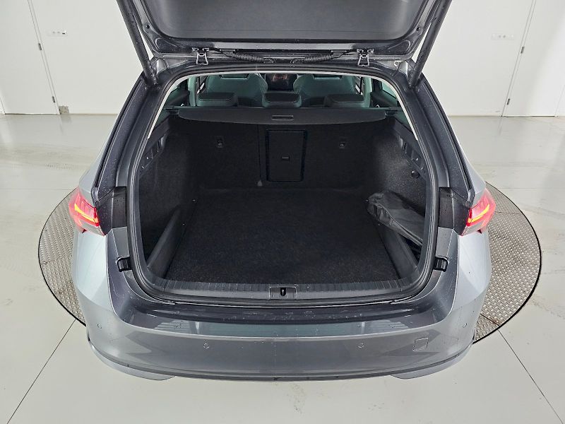 Škoda Octavia (2025) COMBI 1.5TSi DSG TOP SELECTION - fotka 35 z 35