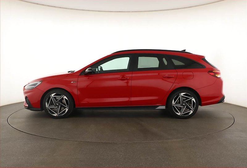 Hyundai i30 (2025) 1.5 T-GDI MHEV 48V, N- Line - fotka 3 z 21