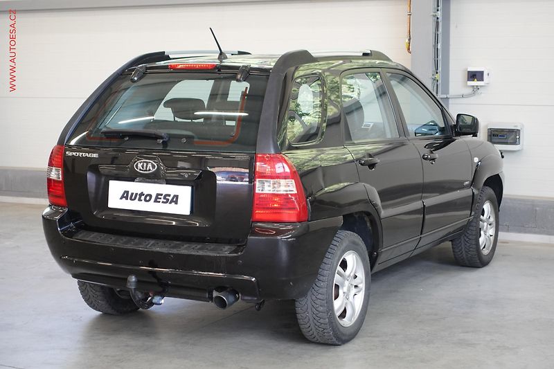 Kia Sportage (2005) 2.0i 4x4, AC, temp, tažné - fotka 6 z 20