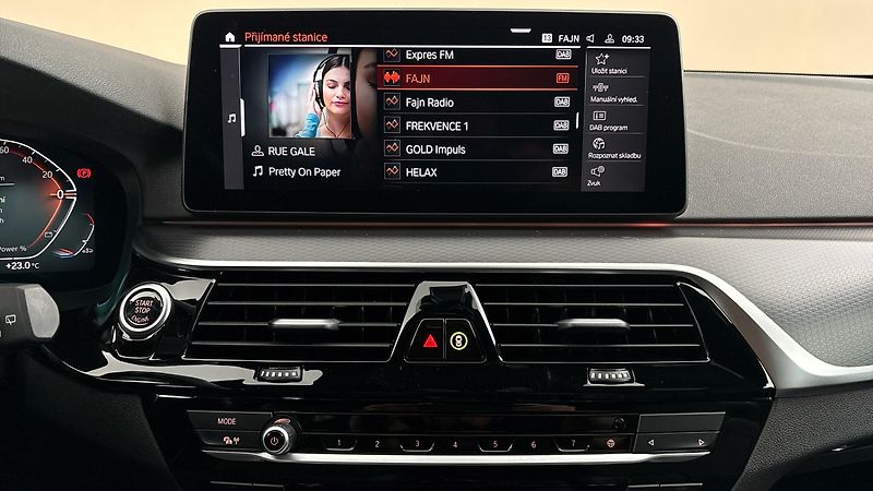 BMW Řada 5 540d AUT xDrive M-sport Tourin - fotka 11 z 33