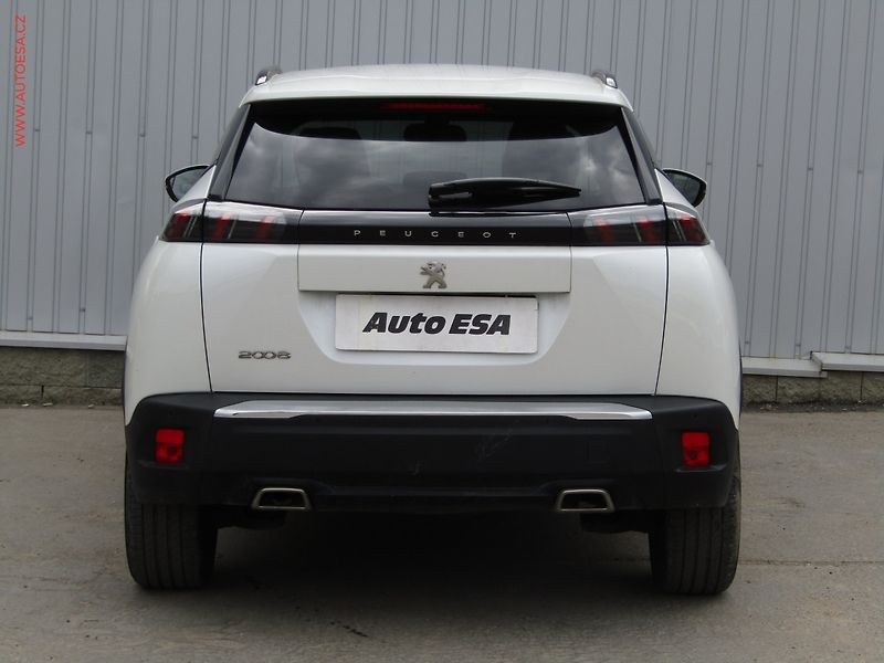 Peugeot 2008 (2021) 1.2PT, Allure - fotka 5 z 22