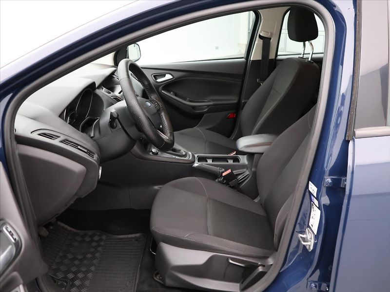 Ford Focus 1,5 TDCI 70 kW Aut.klima CZ - fotka 10 z 26