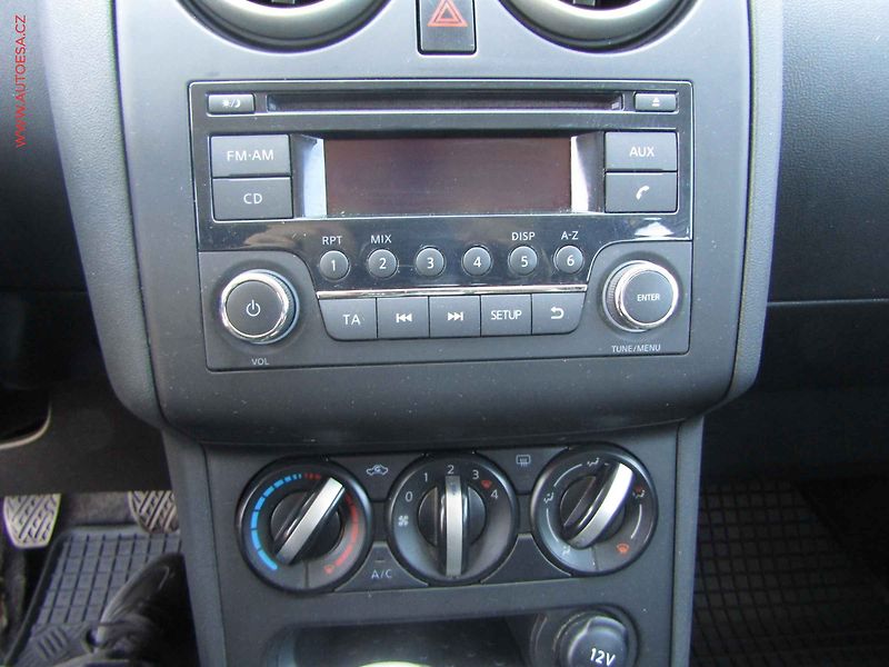 Nissan Qashqai (2013) 1.6i, 1.maj,ČR, Klima - fotka 13 z 14