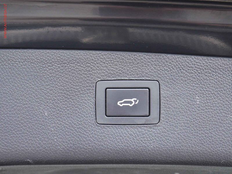 Hyundai i40 (2016) 1.7 CRDI, ČR, AT, navi, xenon - fotka 19 z 19