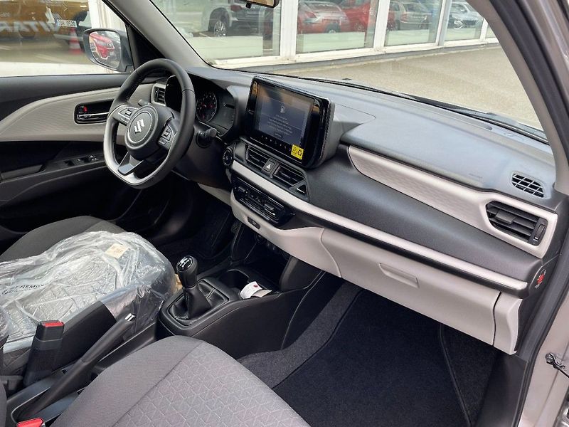 Suzuki Swift Premium 1,2 DualJet Hybrid - fotka 9 z 10