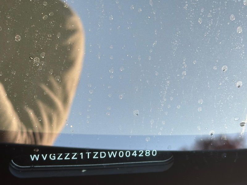 Volkswagen Touran (2012) - fotka 22 z 27