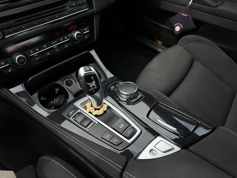 BMW Řada 5 (2016) +530xd+ČR+DPH+ - fotka 17 z 20