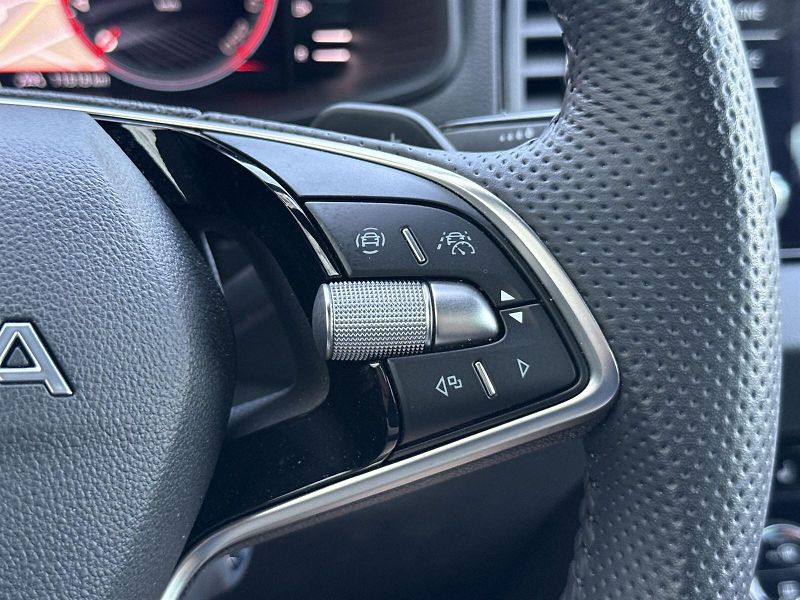 Škoda Karoq (2025) 1.5 TSI DSG Sportline - fotka 20 z 33