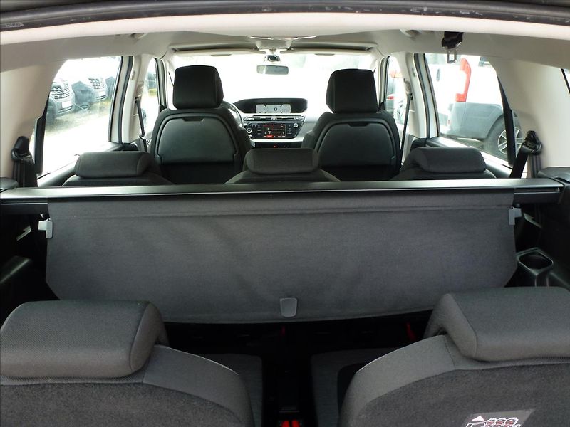 Citroën Grand C4 Picasso 1,2 PureTech 130HP Turbo 6MAN - fotka 22 z 51