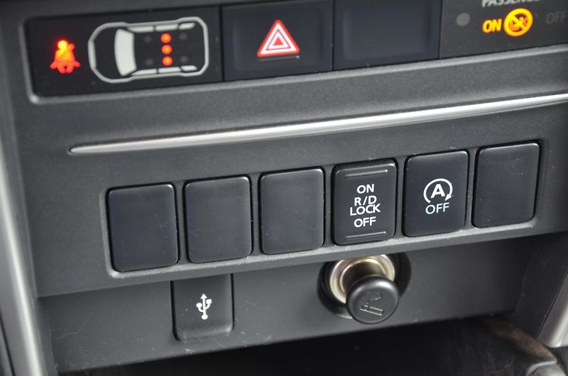 Mitsubishi L200 (2022) INTENSE 2.2 DI-D 4WDDOUBLE CAB - fotka 12 z 17