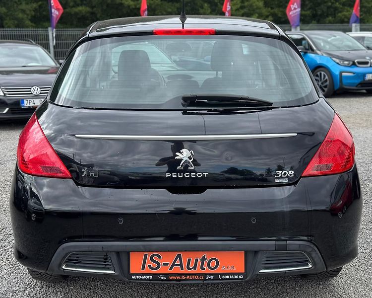 Peugeot 308 (2013) - fotka 6 z 12