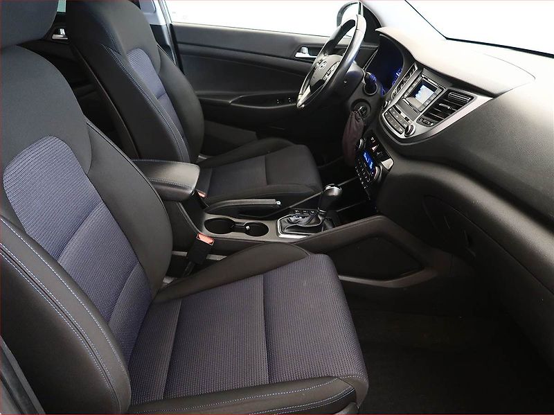 Hyundai Tucson (2018) 1.7 CRDi, Automat, Xenony - fotka 9 z 17
