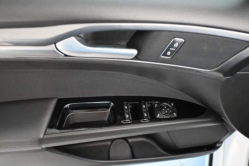 Ford Mondeo (2020) 2.0 140 KW LED ACC SONY Tažné - fotka 15 z 41