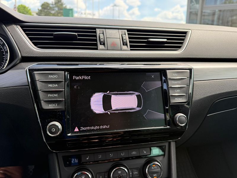 Škoda Superb Style Plus 2.0 TDI 140kw DSG 4 - fotka 16 z 26
