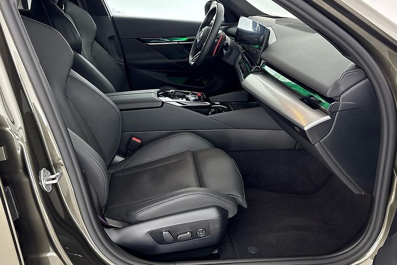 BMW M5 Sedan - fotka 14 z 28