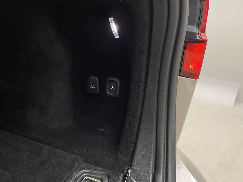 Volvo V60 T6 RECHARGE BRIGHT ULTIMATE CZ - fotka 36 z 65