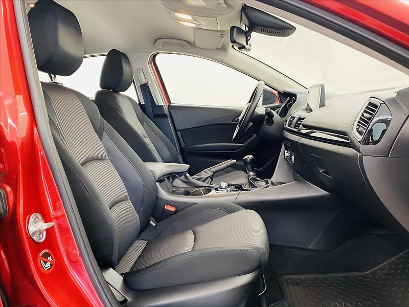 Mazda 3 1,5 Skyactiv-G Navi - fotka 8 z 26