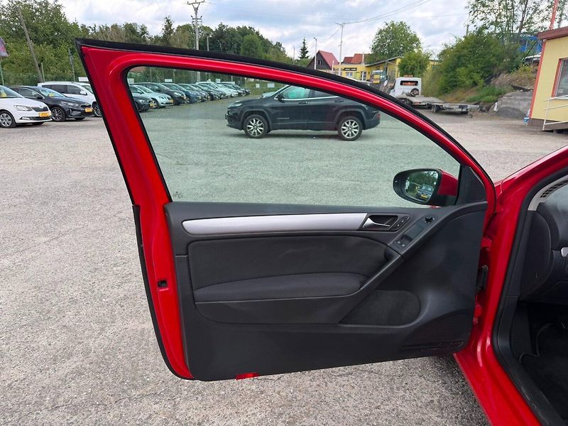 Volkswagen Golf 1.2TSi Klima/1MAJ/BezKoroze - fotka 10 z 21