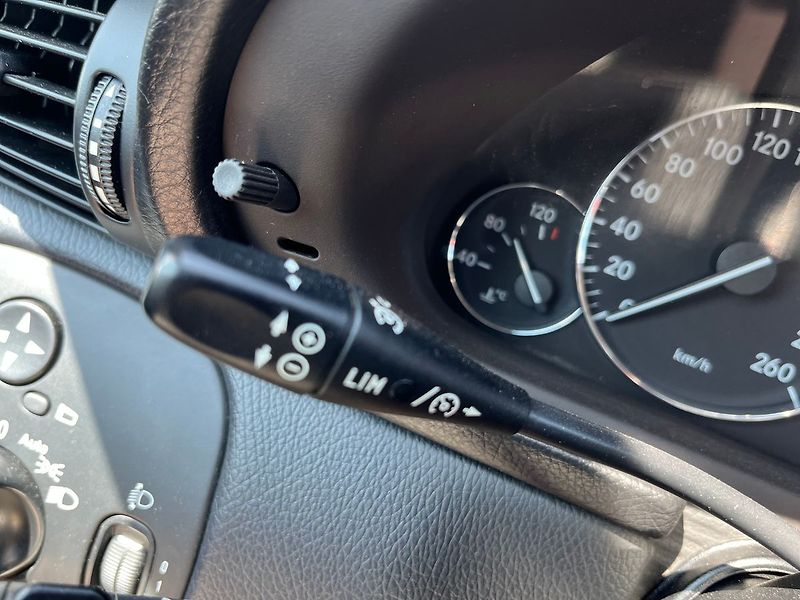 Mercedes-Benz Třídy C C 220 CDI Avantgarde - fotka 32 z 32