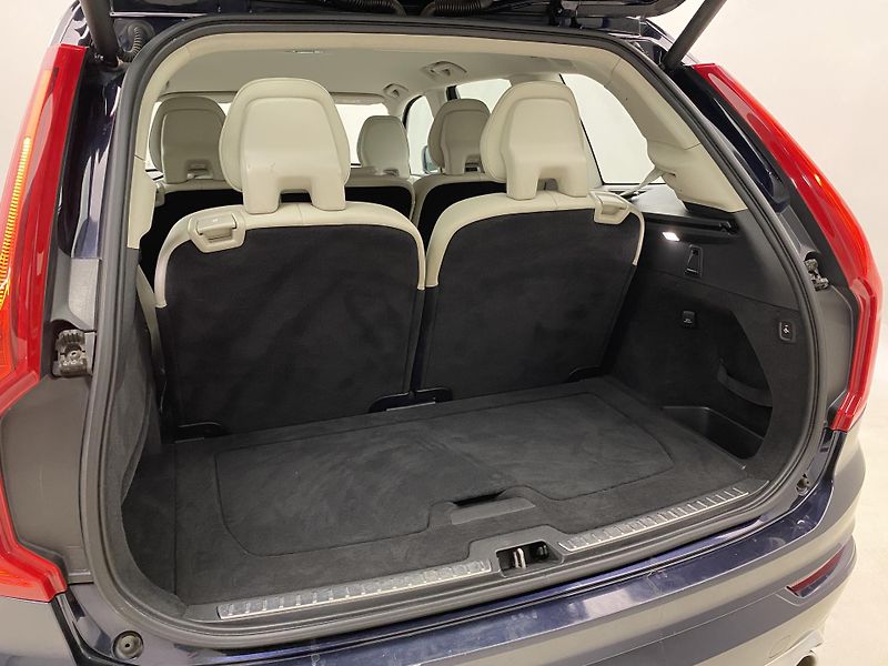 Volvo XC90 D5 AWD MOMENTUM AUT CZ 7míst - fotka 32 z 50