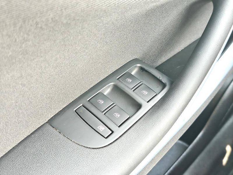 Opel Zafira 1,6 Turbo 100 kW Man. 1,6 Turb - fotka 17 z 20
