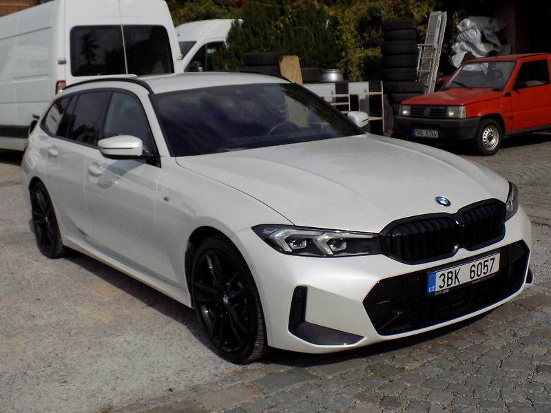 BMW Řada 3 330I 180 KW M SPORT XDRIVE - fotka 4 z 39