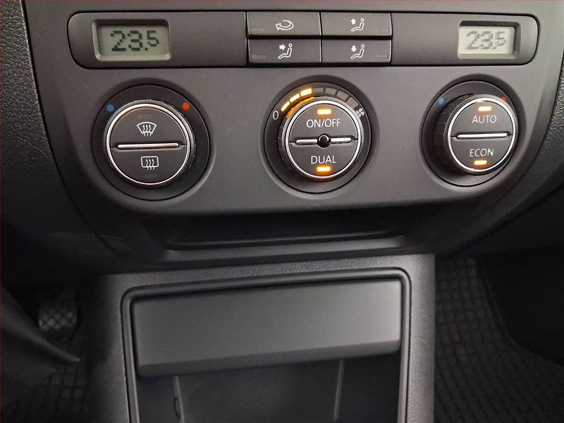 Volkswagen Golf Plus (2007) 1.6, rezervace - fotka 13 z 17