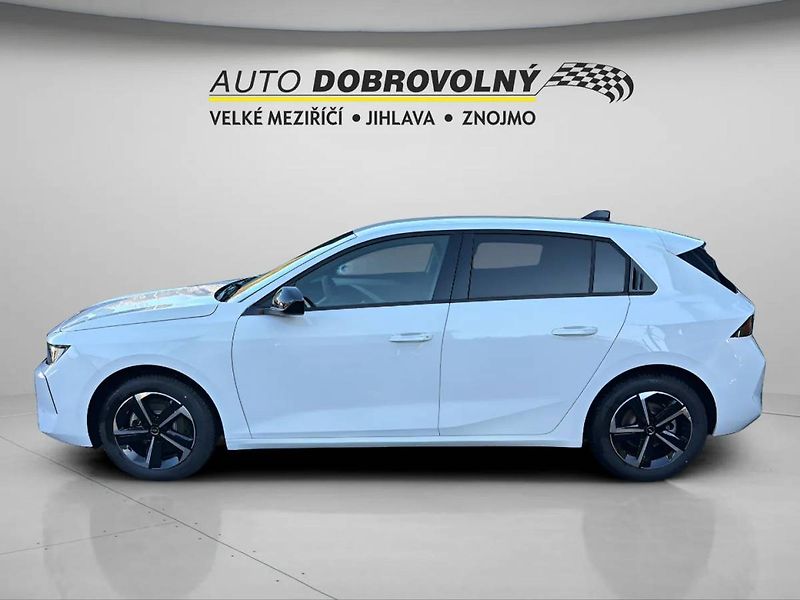 Opel Astra Edition HB 1.2 TURBO (96kW/130 - fotka 3 z 23
