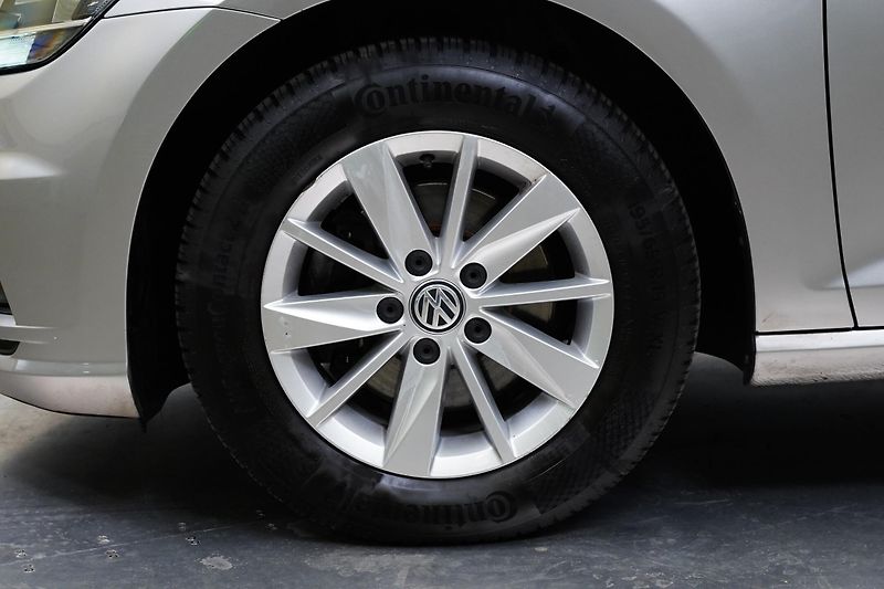 Volkswagen Golf - fotka 10 z 24