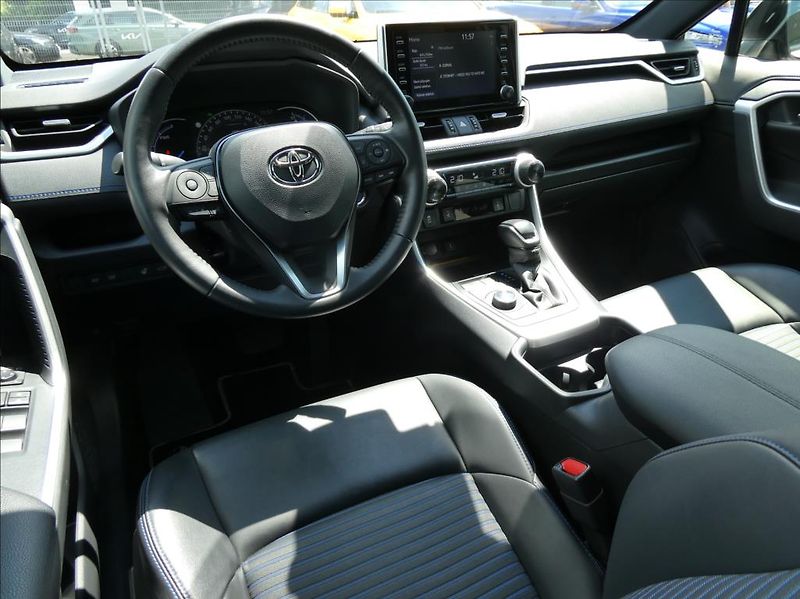 Toyota RAV4 2,5 Hybrid,1.maj,ČR,tažné - fotka 11 z 33