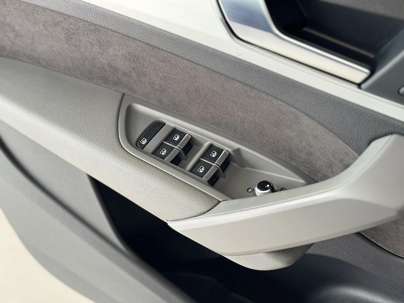 Audi SQ5 3,0TFSI Quattro*KeyLess*Tažné - fotka 31 z 41