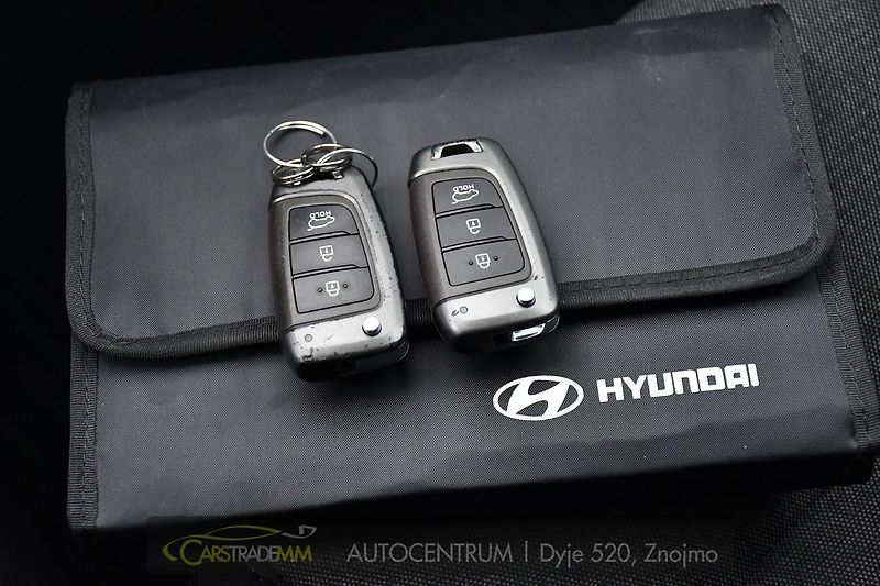 Hyundai i30 1.6CRDi SMART KAMERA CARPLAY - fotka 35 z 50
