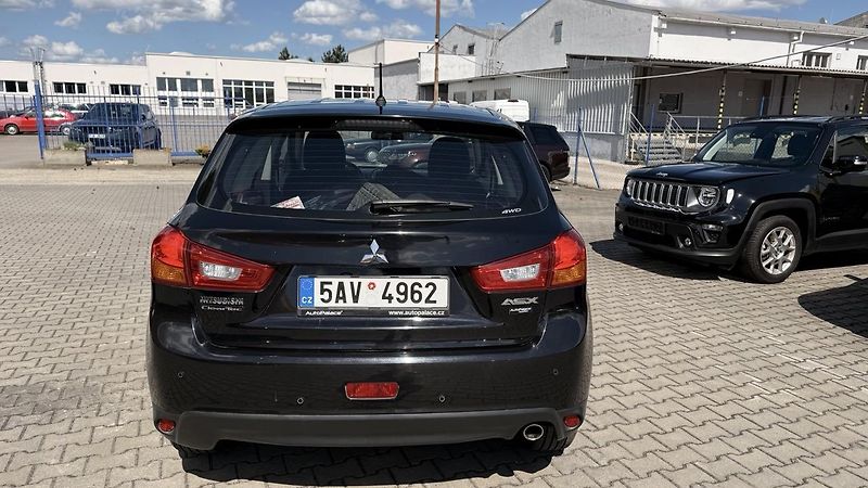 Mitsubishi ASX (2016) 1.6Di-D, ČR,4X4 - fotka 7 z 16
