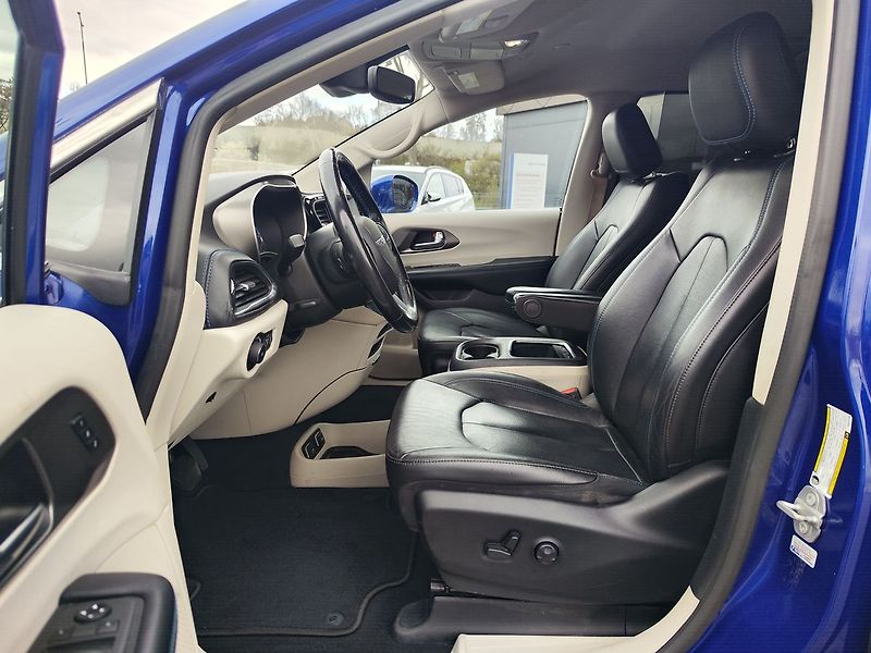 Chrysler Pacifica 3.6 VVT/214kW V6 Touring L - fotka 20 z 36