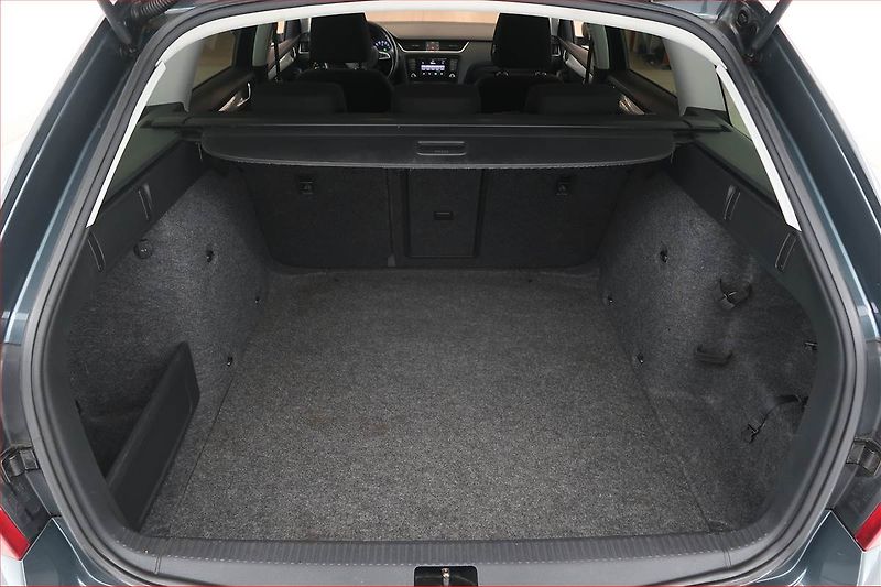 Škoda Octavia (2015) Ambition 1.6 TDI, Automat - fotka 14 z 16