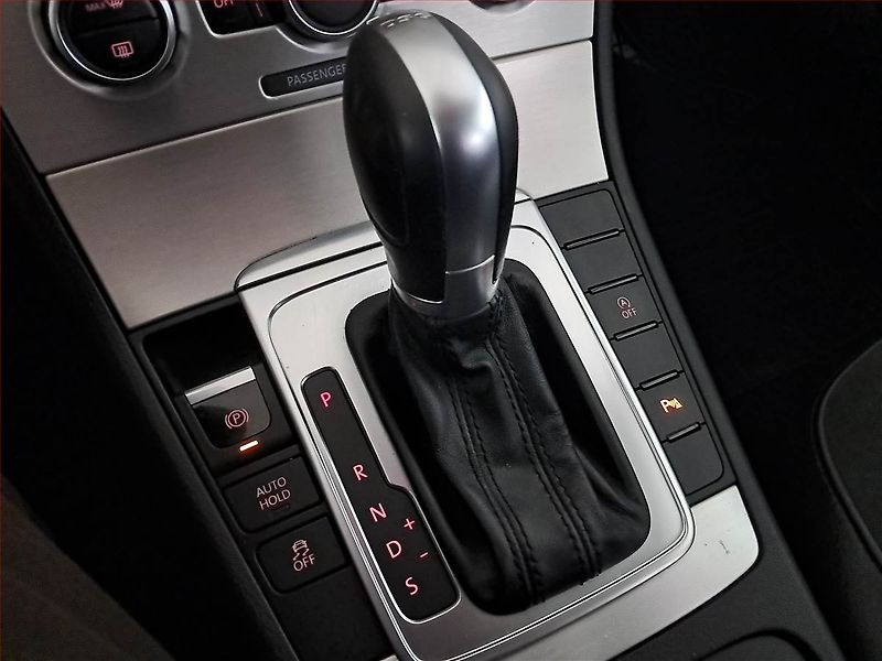 Volkswagen Passat (2014) 2.0 TDI, Automat, Xenony - fotka 17 z 17