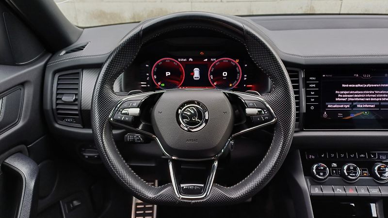 Škoda Kodiaq SPORTLINE TDI 147kW WEBASTO-ČR - fotka 28 z 50