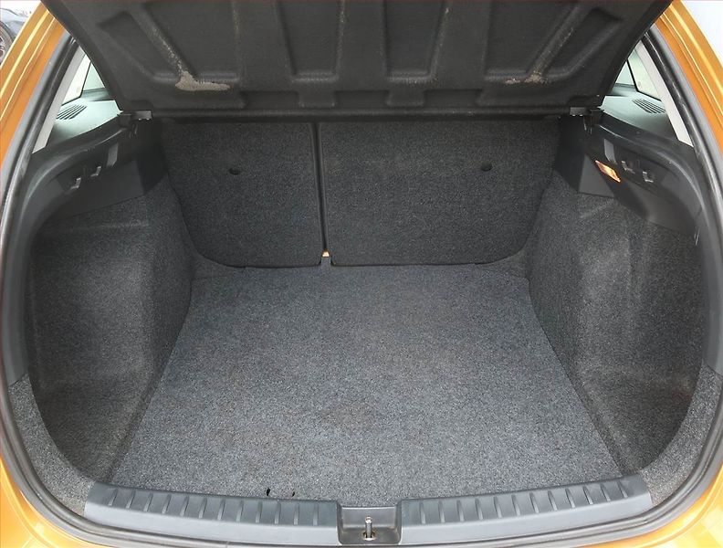 Seat Ibiza (2011) 1.4 16V, Tempomat - fotka 14 z 15