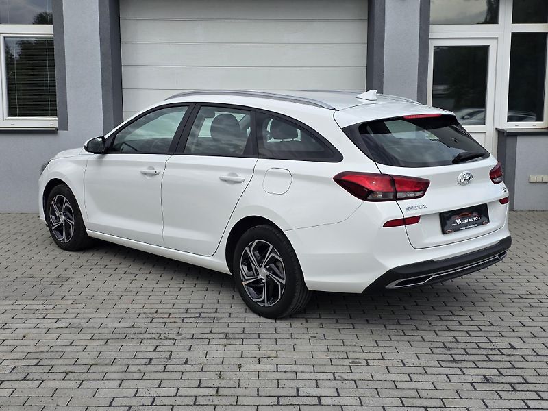 Hyundai i30 (2023) 1.0T-GDi 88kW Comfort ČR NOVÉ - fotka 4 z 21