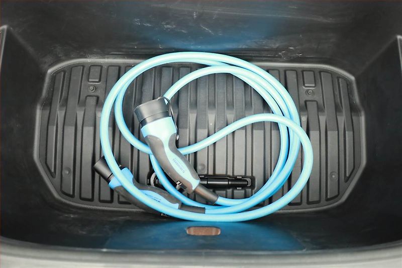 Tesla Model Y (2021) Long Range AWD 75kWh, SoH 93% - fotka 22 z 22