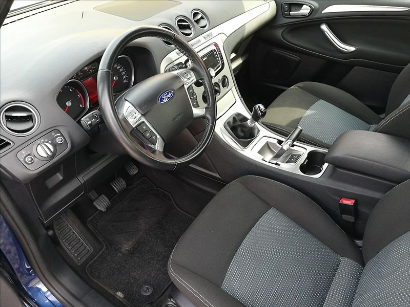 Ford Galaxy 2,0 TDCi 1.majitel - fotka 10 z 19