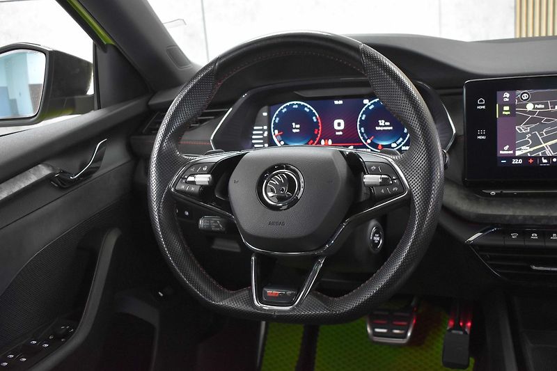 Škoda Octavia RS 2.0 TSI 225kW 2xKOLA*DPH*ČR - fotka 15 z 44