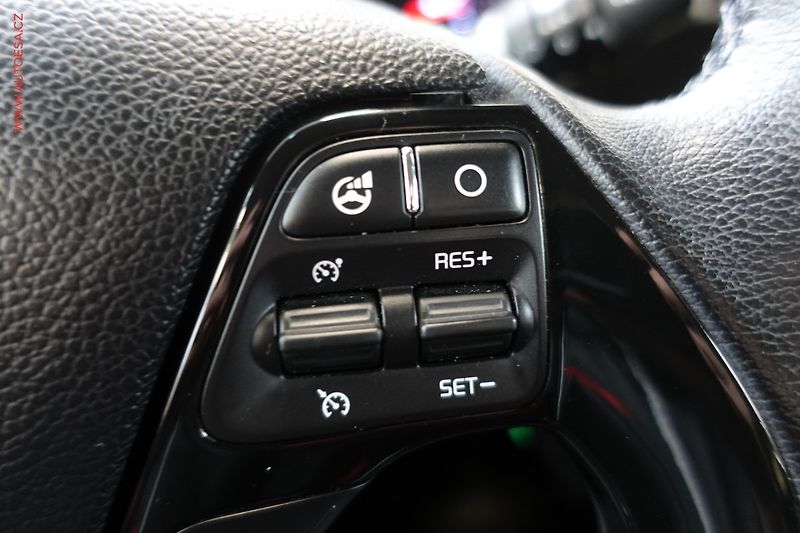 Kia Ceed (2016) 1.6CRDi, Navi, AC - fotka 17 z 23