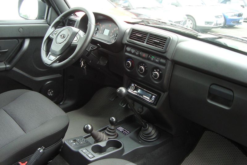 Lada Niva (2026) LEGEND, 1.7i,4x4,Nové,STK 8/28 - fotka 38 z 63