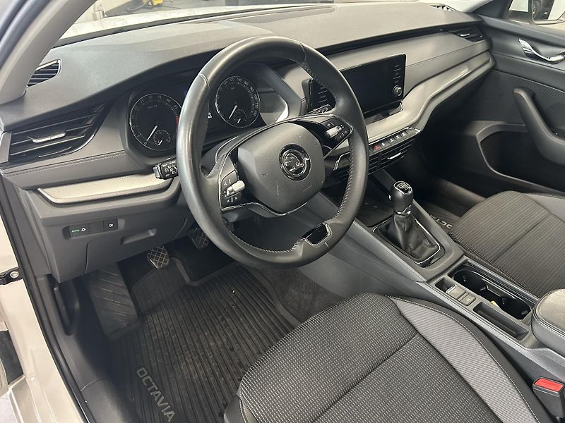 Škoda Octavia (2024) 2.0TDi Ambition LED 85kW - fotka 6 z 26