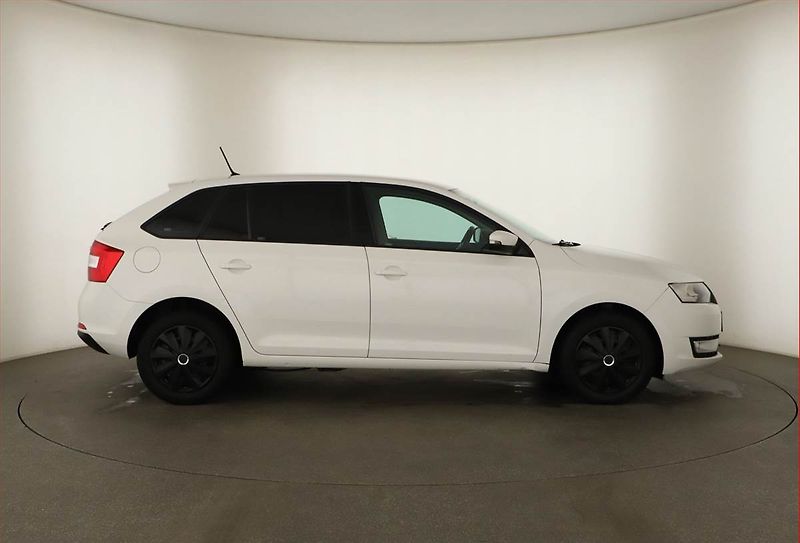 Škoda Rapid (2016) Spaceback 1.2 TSI, Tempomat - fotka 6 z 14